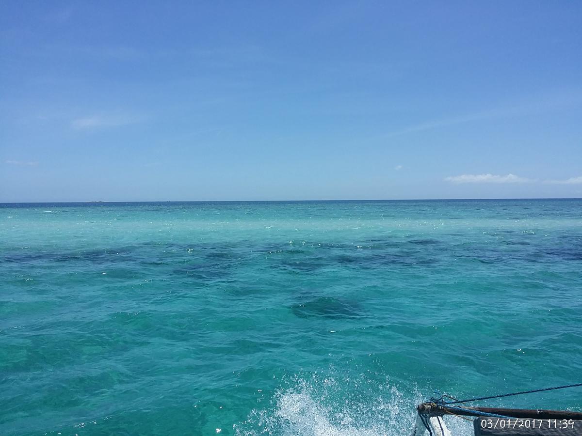 Peace & Love Beach Club Roxas  Exterior photo